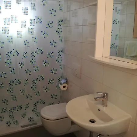 Apartman Anni * פורץ